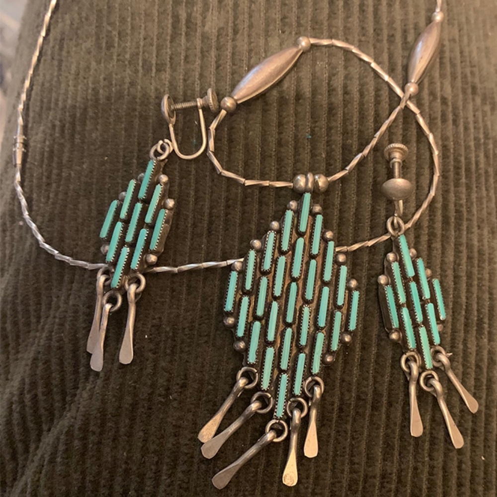 Zuni Arvina Pinto Sandoval Turquoise Ears Necklace - Picture 5 of 7